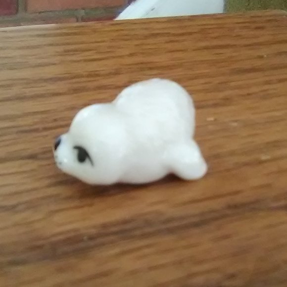 Bug House Baby Seal - Picture 2 of 4
